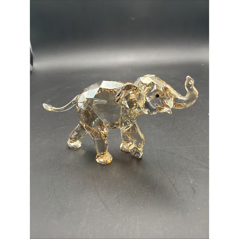 Swarovski Crystal SCS 2013 Young Elephant Figurine 1142862 MIB